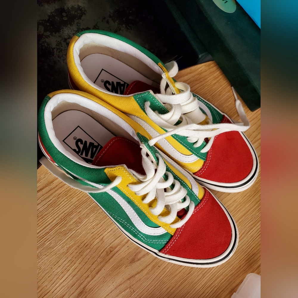 Vans "old skool" shoes men's or women's